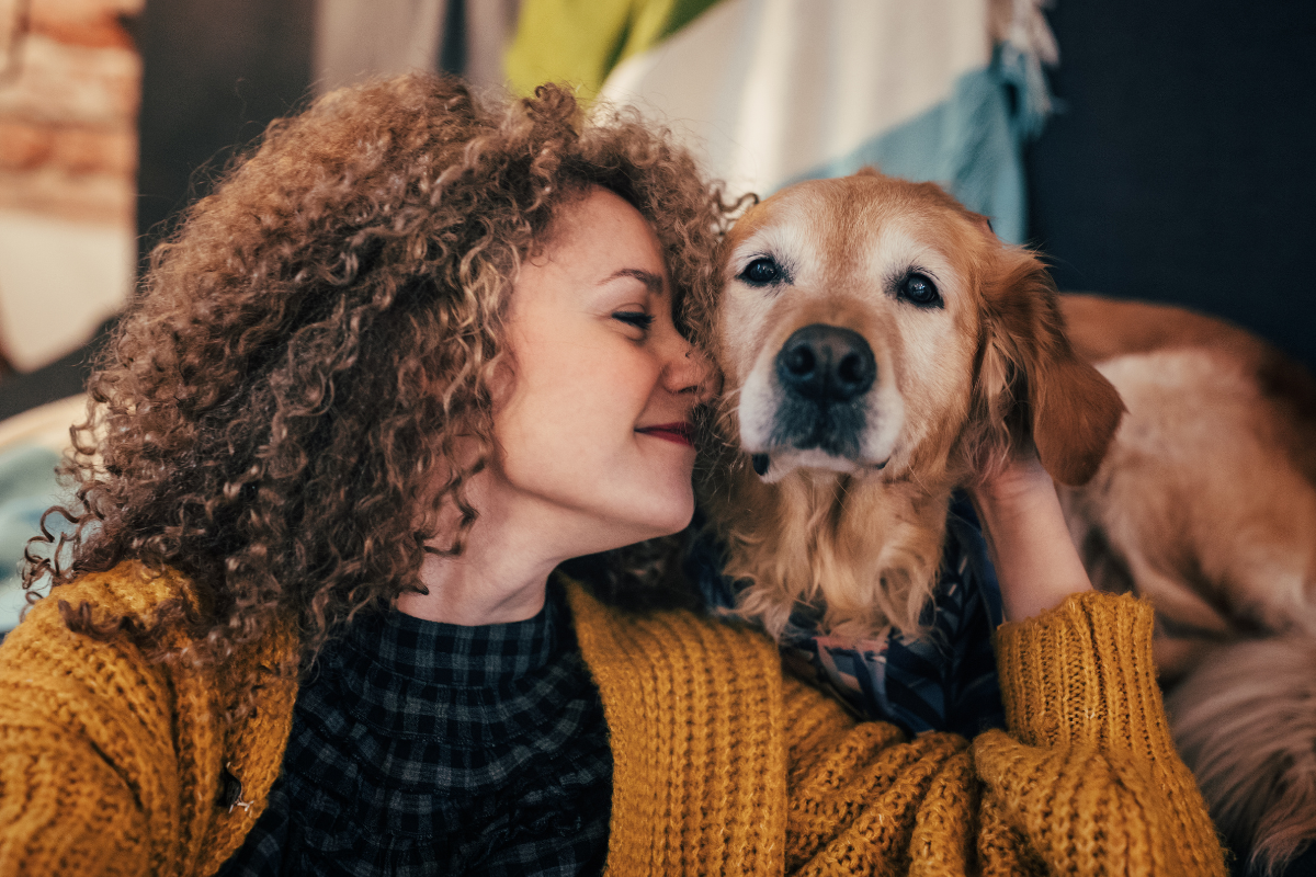 senior care 3 (1) woman hugging a senior dog